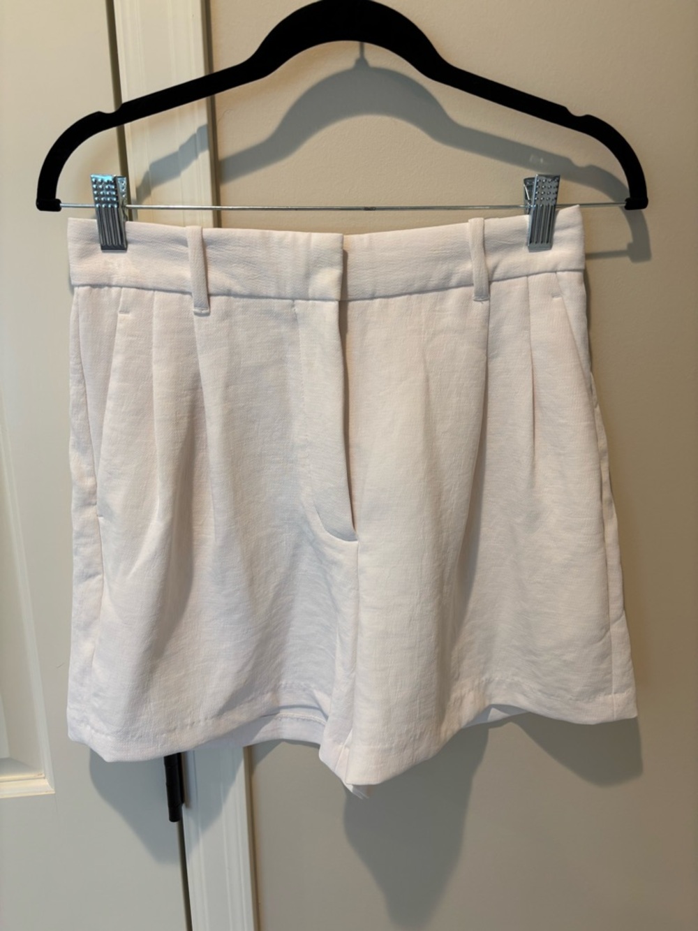 Aritzia Effortless Short 5” - Picture 5 of 7